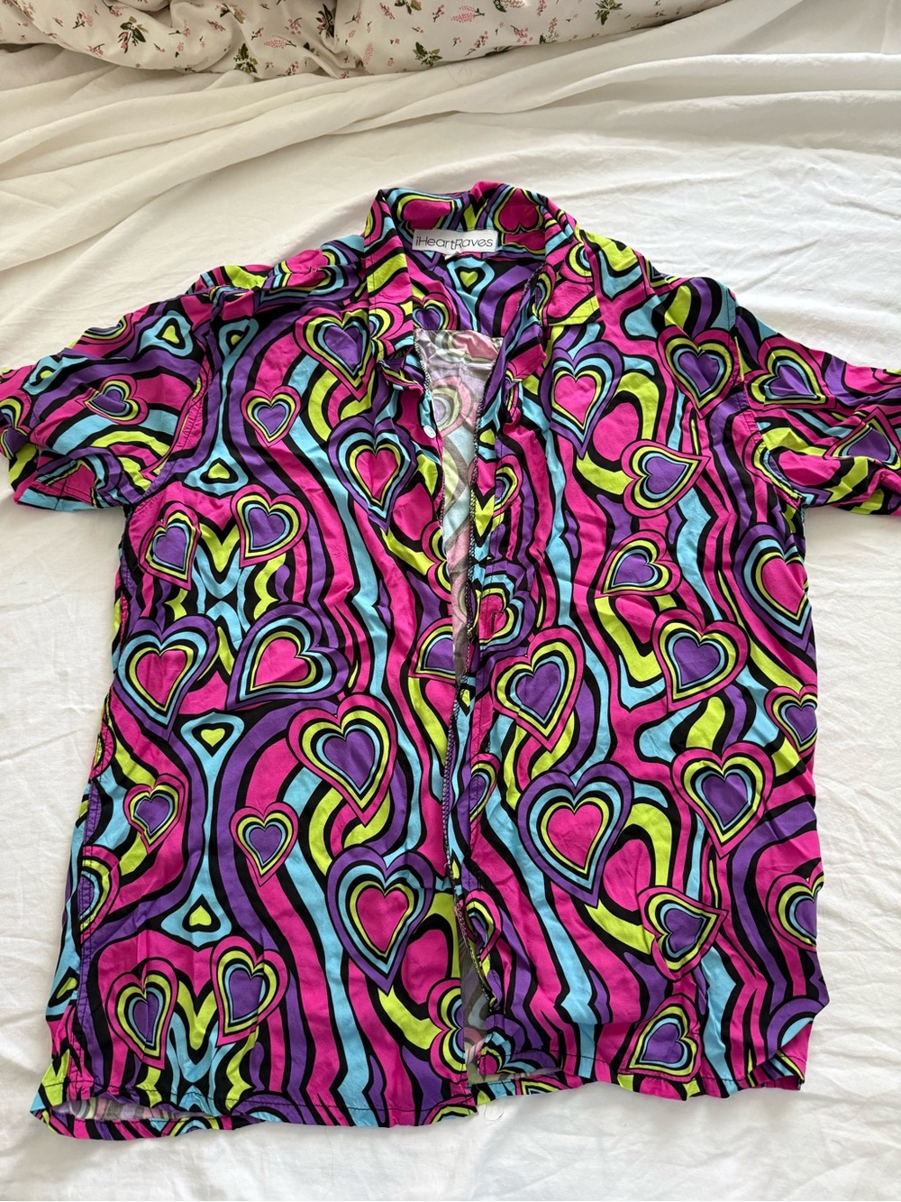 iHeartRaves hearts button up